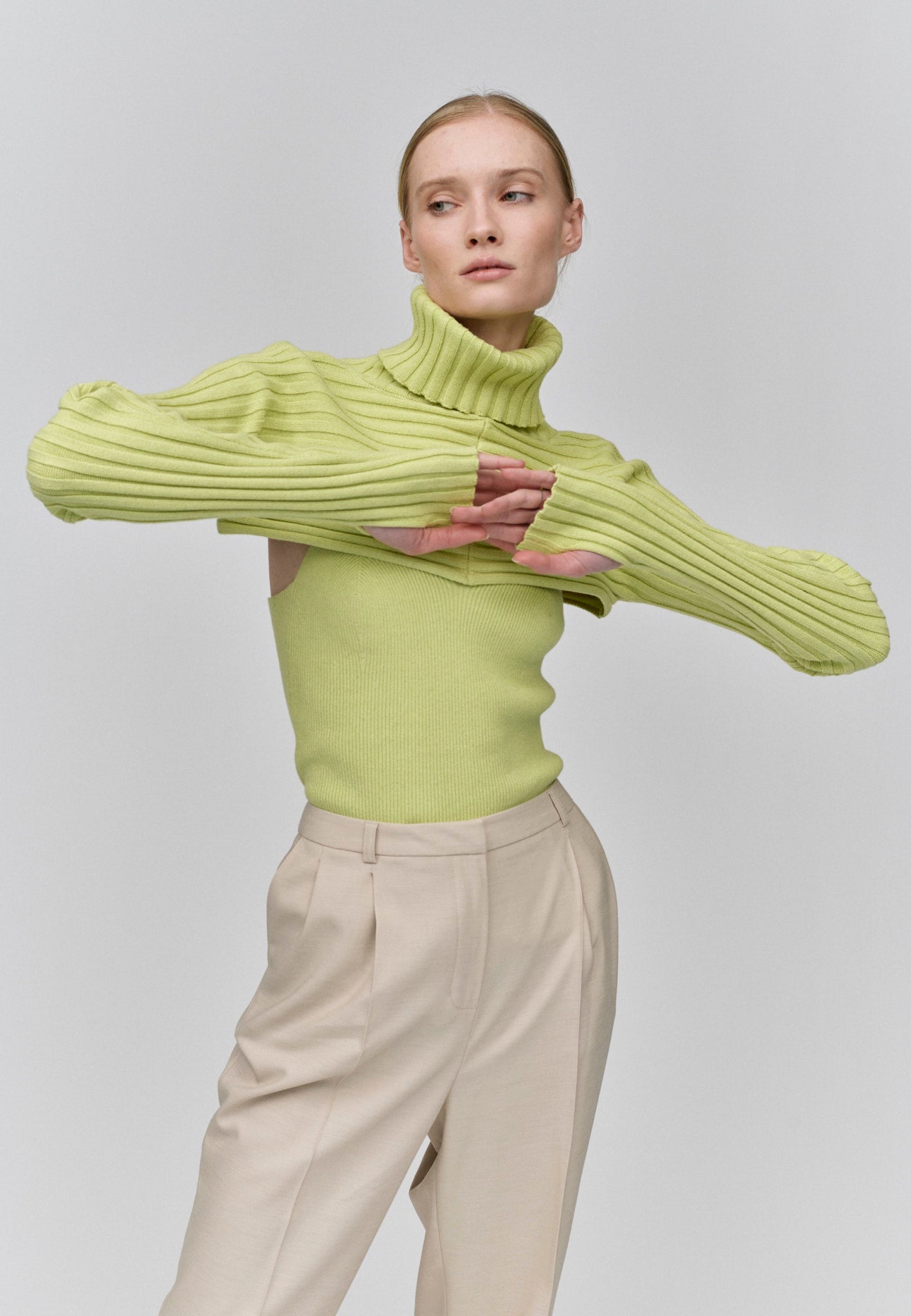 Nynne Rollkragen-Bolero – Blassgrün