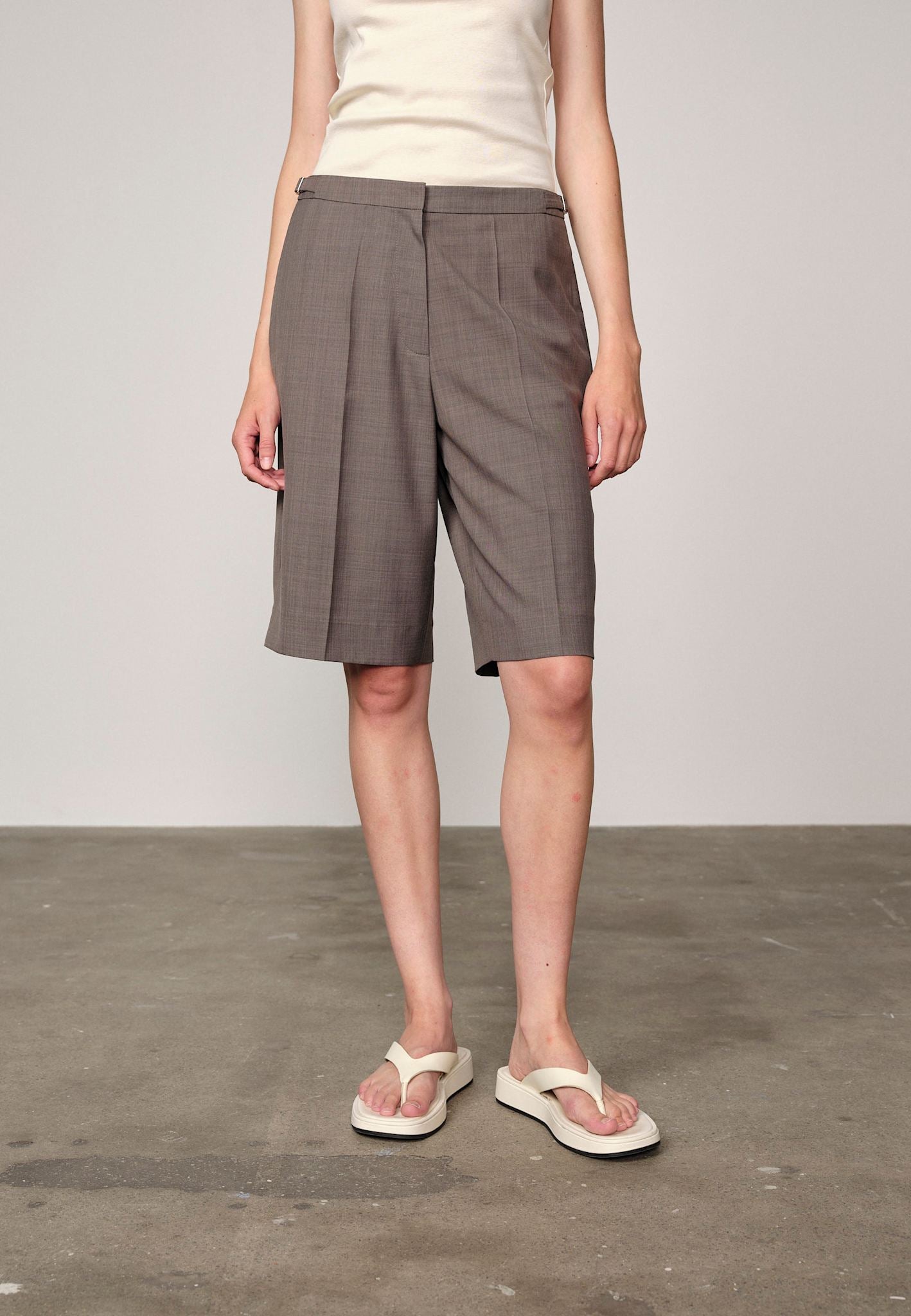 OJOS オホス Micro Wool Shorts / Greyシズニルック Joel Shorts - Grey – Herskind Official