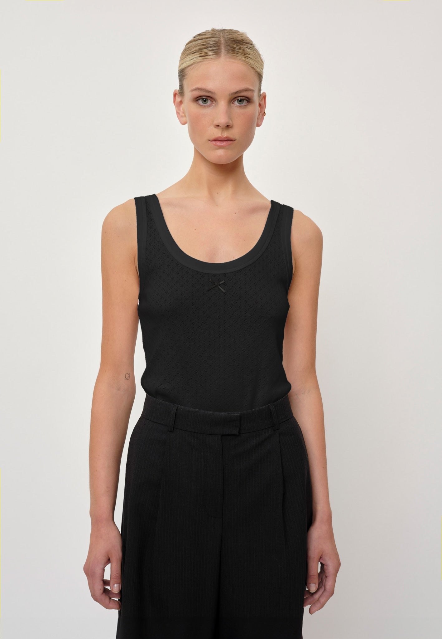 トップス JIAN YE 23aw HUNTER TOP Black JIAN YE HUNTER TOP 黒