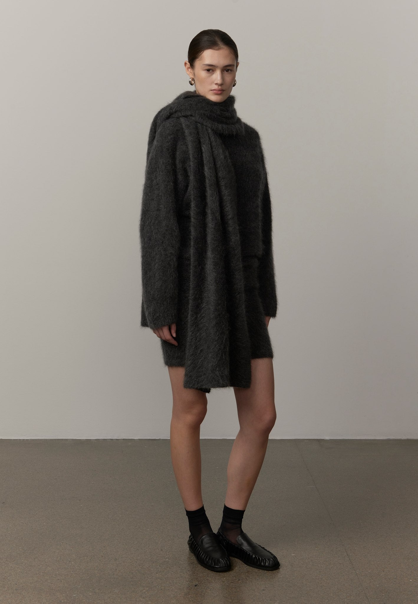 Pfingsrosen Strickschal - Grau