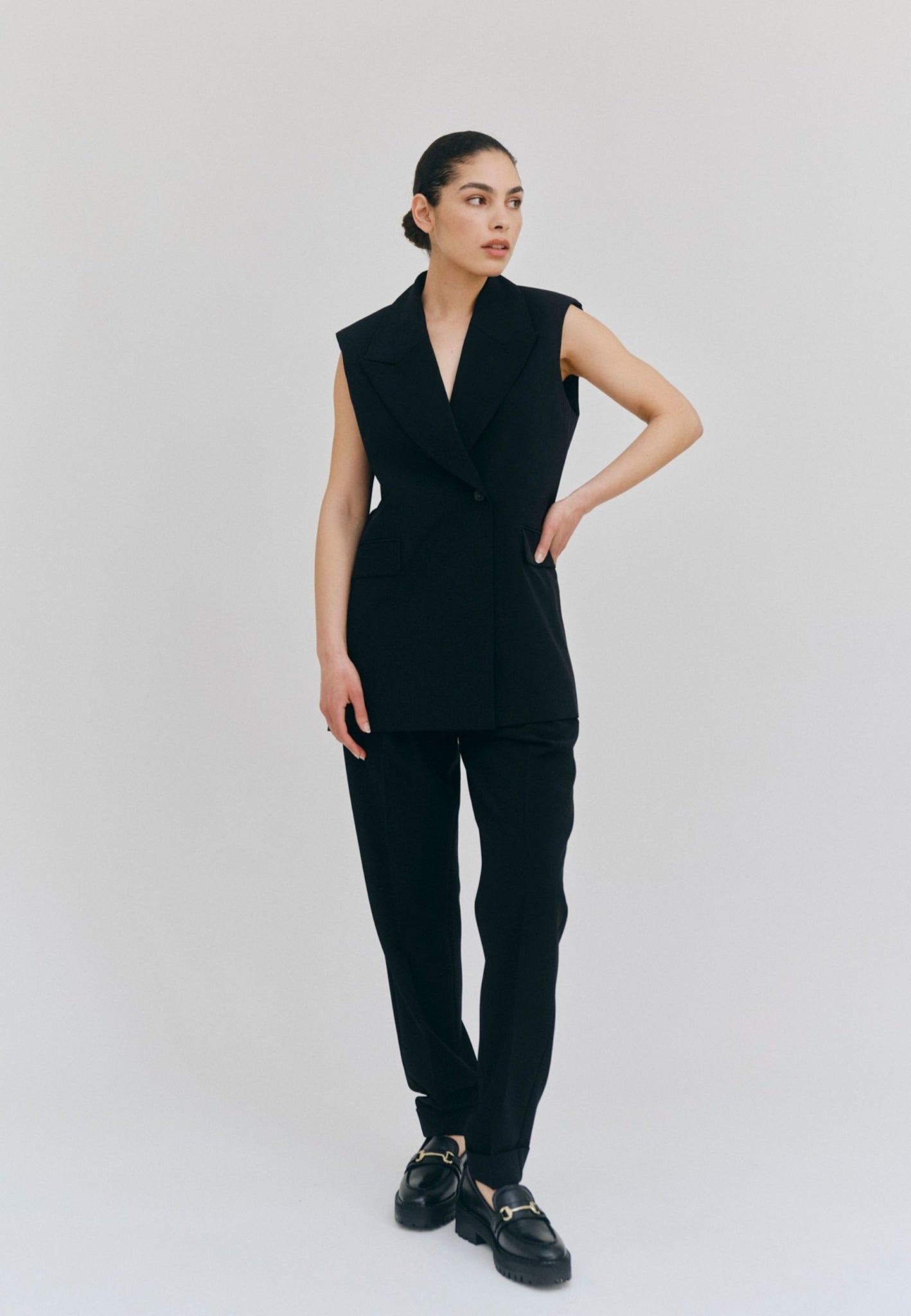 Phoebe-Front-Full