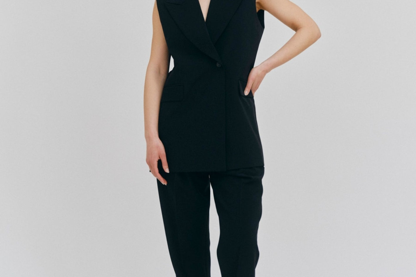 Phoebe-Front-Full