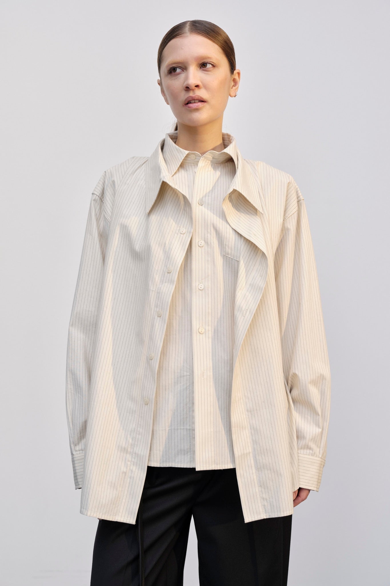 Björg Shirt – Nadelstreifen Wollweiß (HW)